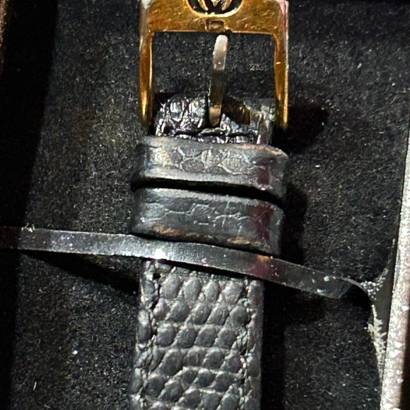 Gucci Vintage Gold-Plated Square Stack Black Dial Quartz Watch ‘Authentic’ - Picture 6 of 10